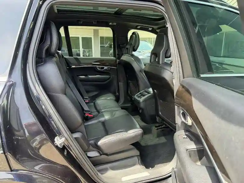 YV4A22PKXJ1359429 2018 VOLVO XC90-5