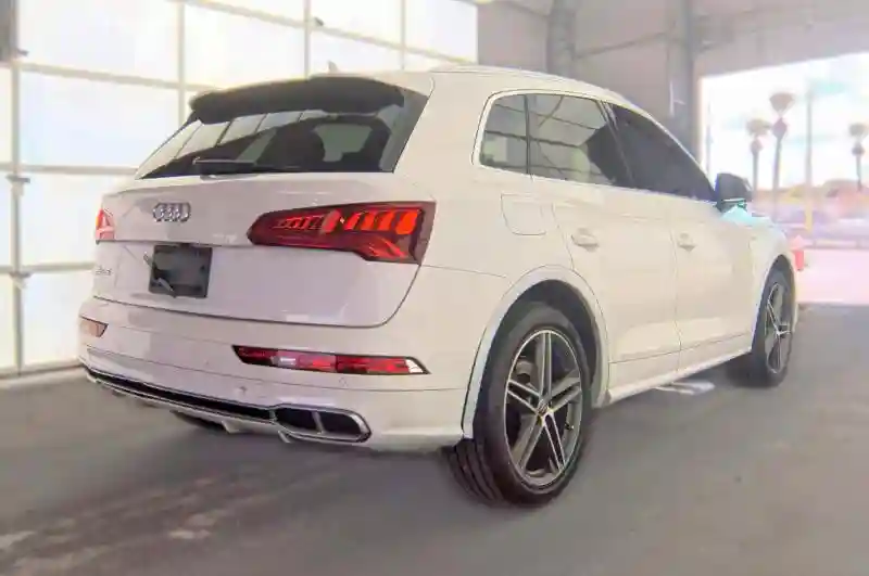 WA1C4AFY8J2182275 2018 AUDI SQ5-3