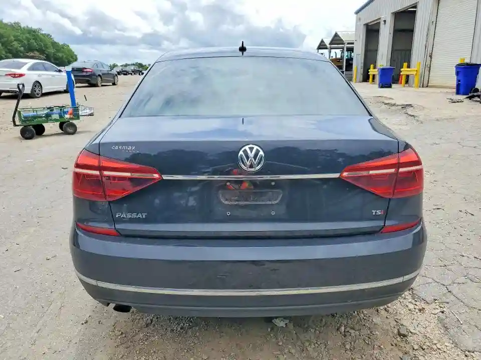1VWAT7A33HC044076 2017 VOLKSWAGEN PASSAT-5