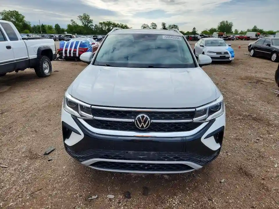 3VV2X7B2XPM308605 2023 VOLKSWAGEN TAOS-4
