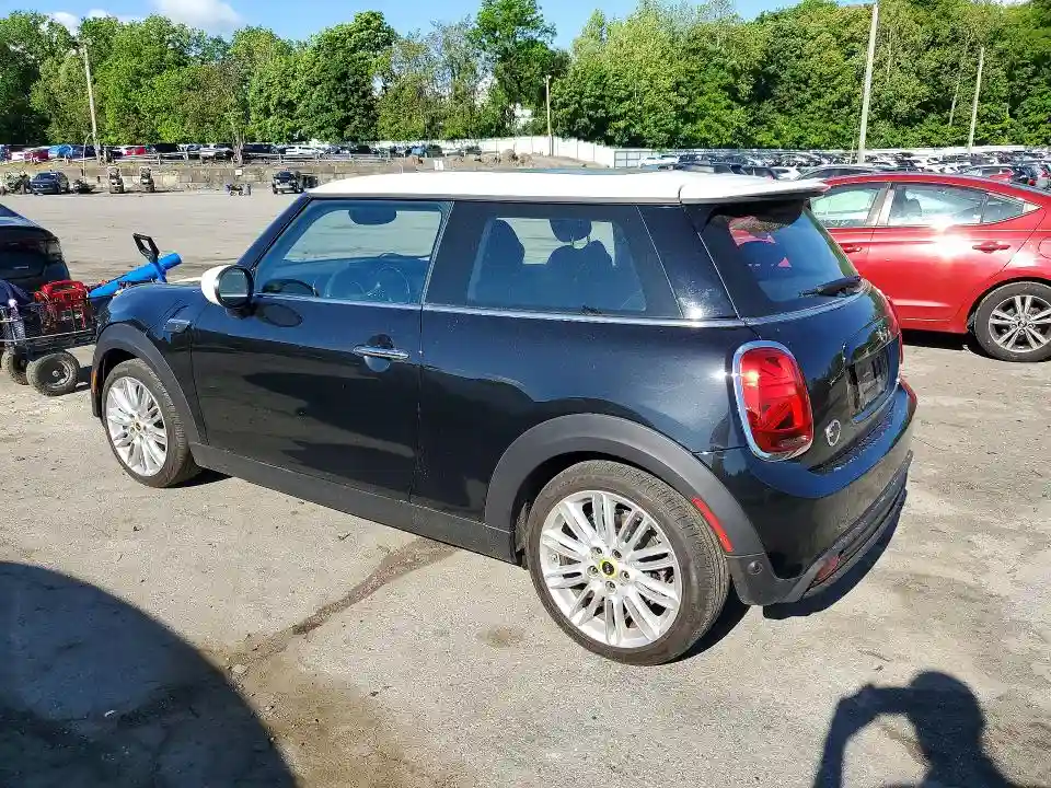 WMW13DJ0XR2U65126 2024 MINI COOPER-1