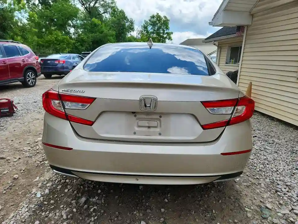 1HGCV1F13JA205944 2018 HONDA ACCORD-5