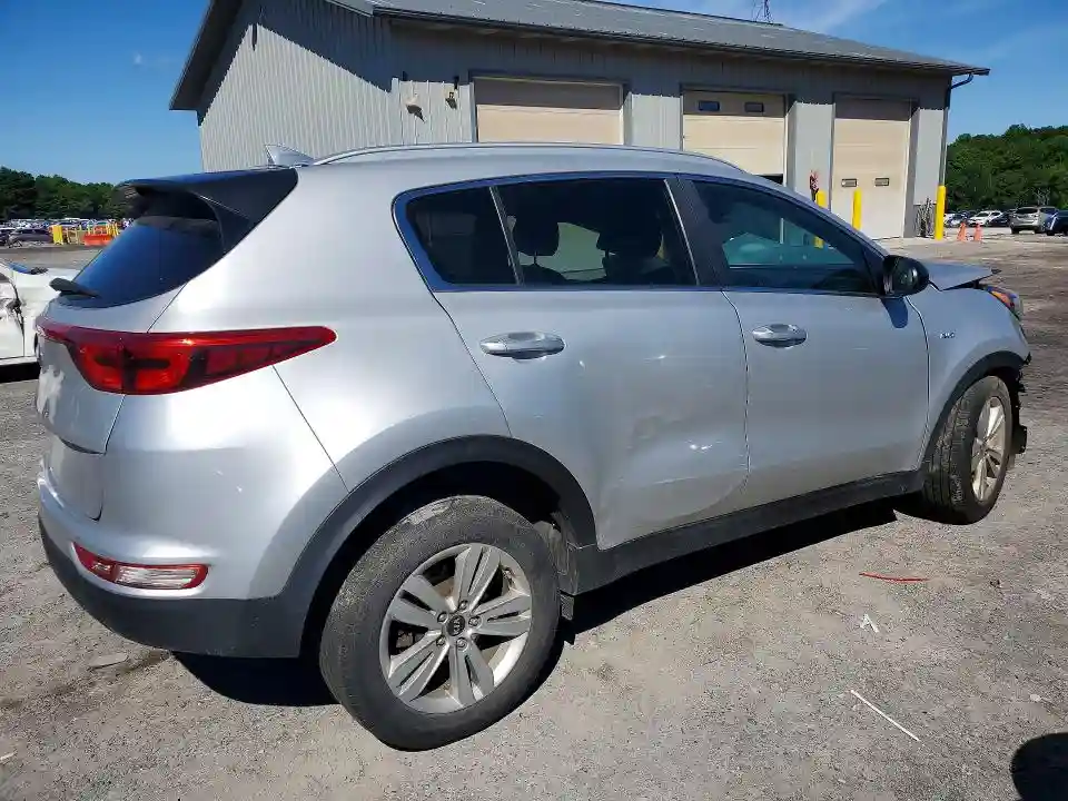 KNDPMCAC1J7418234 2018 KIA SPORTAGE-2
