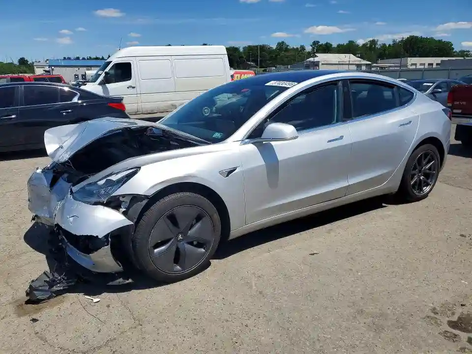 5YJ3E1EAXJF045973 2018 TESLA MODEL 3-0