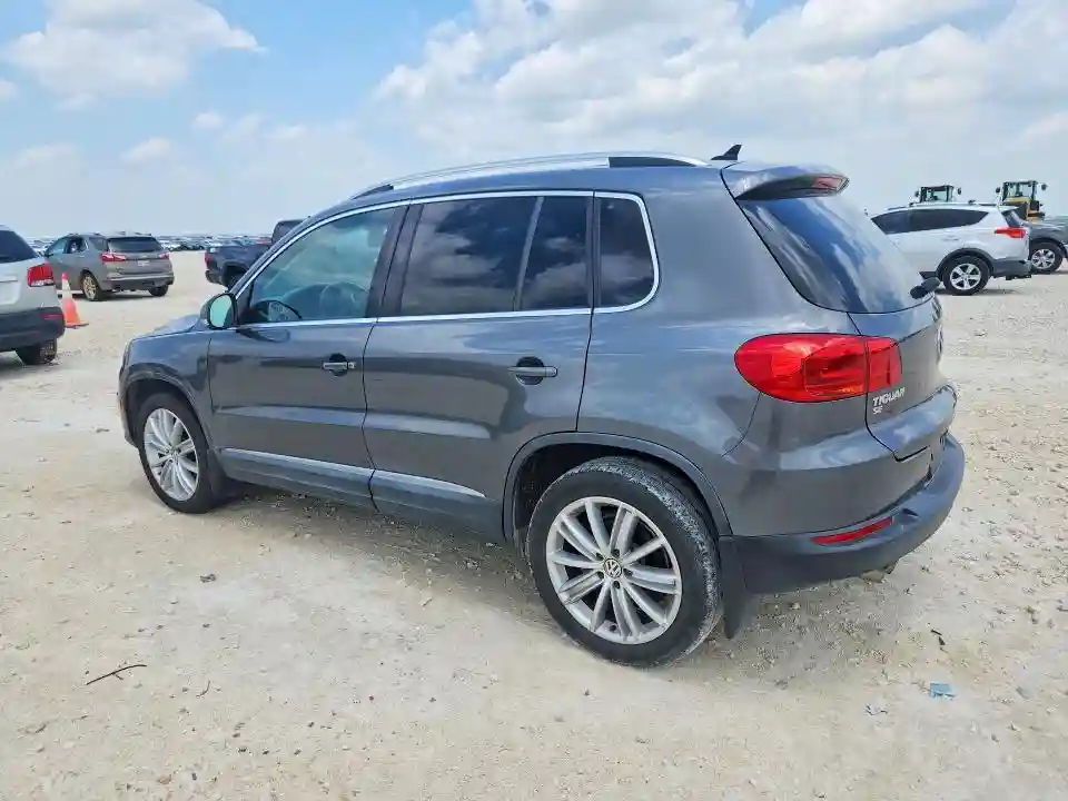 WVGAV7AX8GW557669 2016 VOLKSWAGEN TIGUAN-1