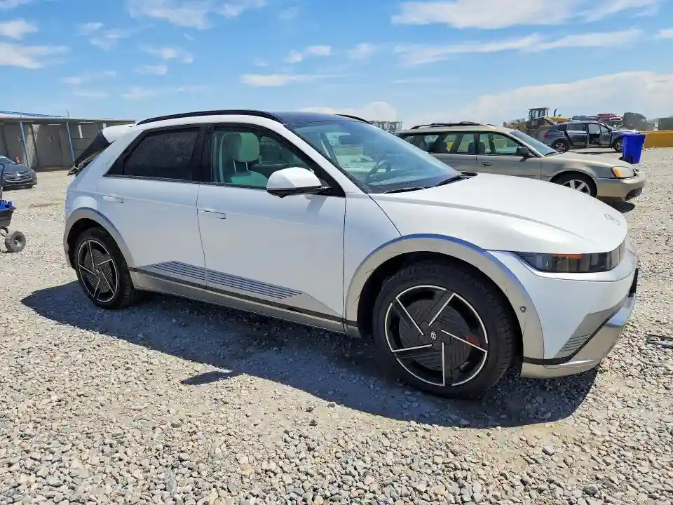 7YAKRDDC2SY023433 2025 HYUNDAI IONIQ-3