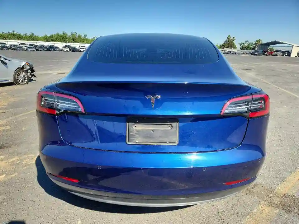 5YJ3E1EA3KF464135 2019 TESLA MODEL 3-5