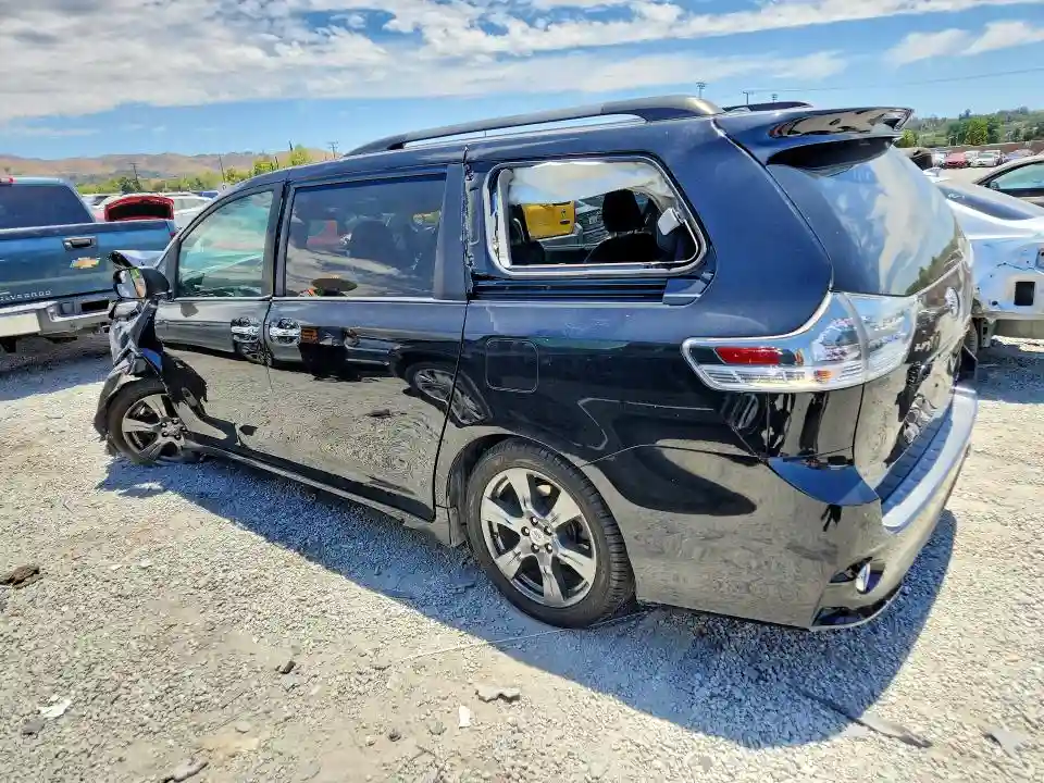5TDXZ3DC8HS777853 2017 TOYOTA SIENNA-1