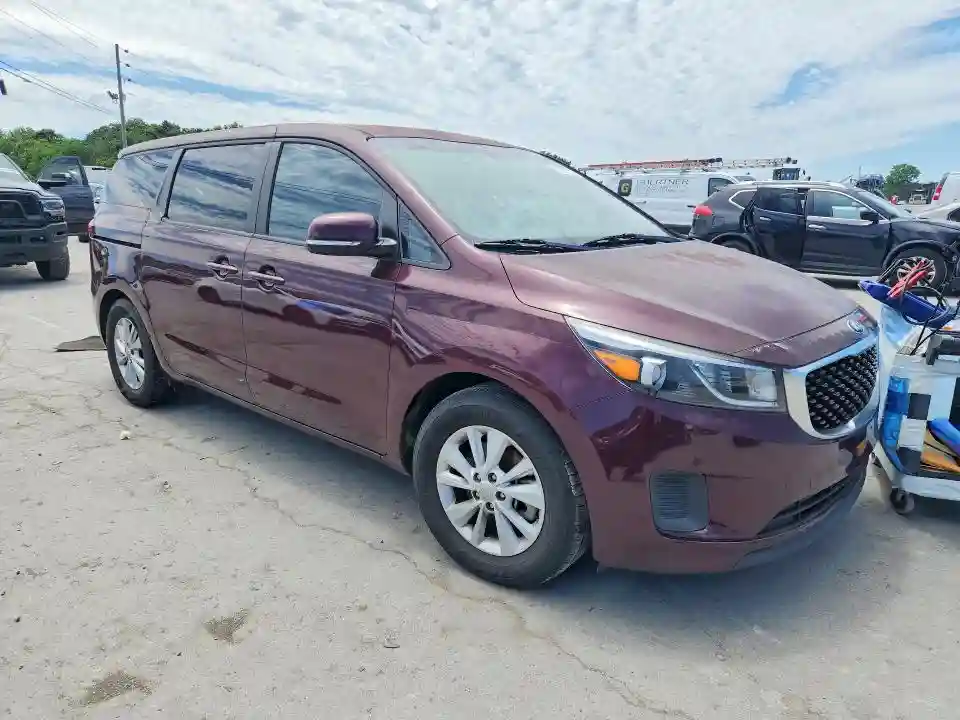 KNDMB5C18H6228432 2017 KIA SEDONA-3
