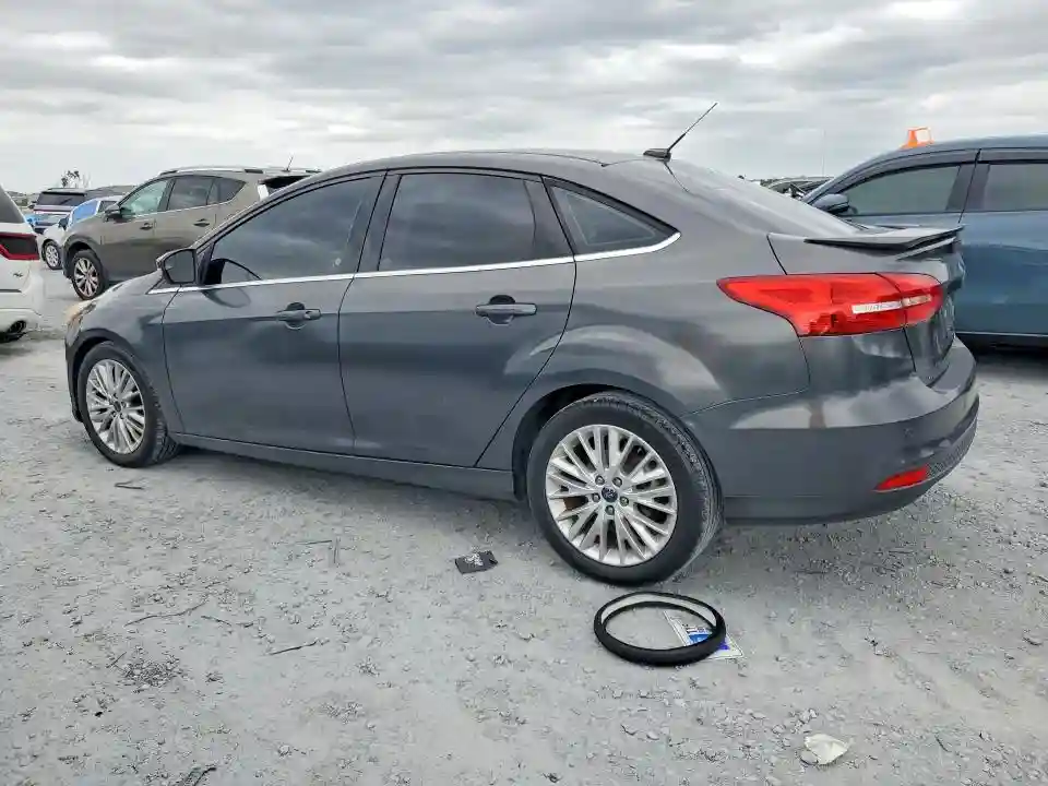1FADP3J2XJL294124 2018 FORD FOCUS-1