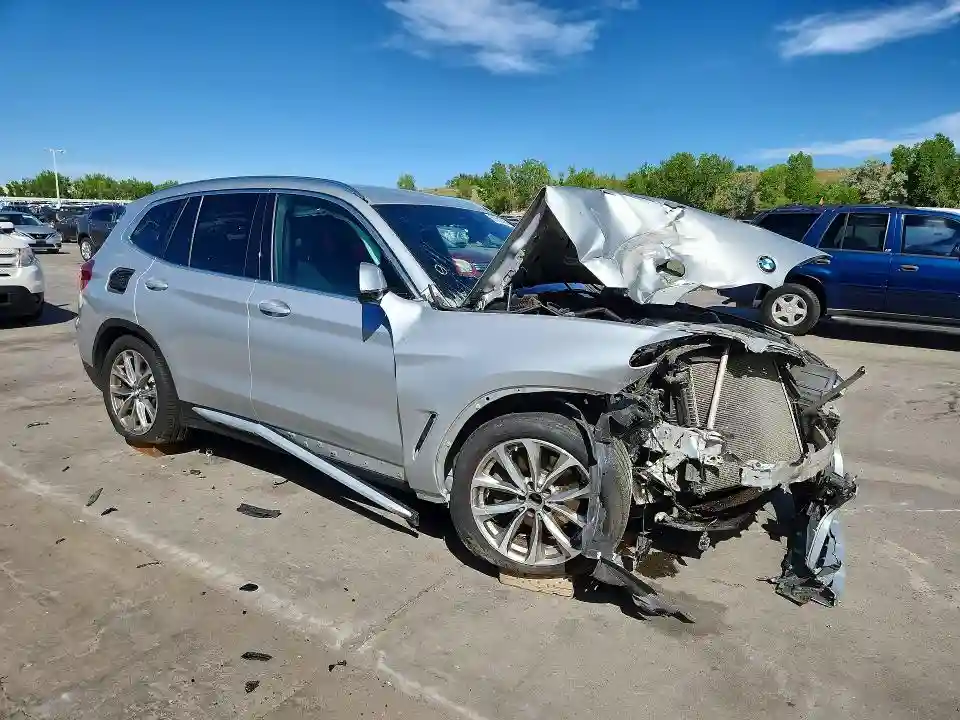 5UXTR9C53KLE13340 2019 BMW X3-3