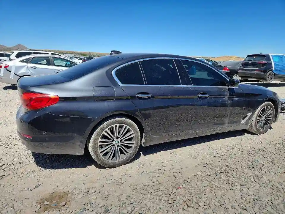 WBAJE7C33HG479504 2017 BMW 5 SERIES-2