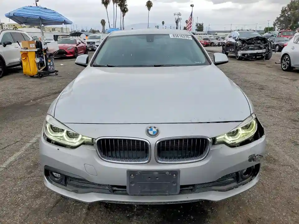 WBA8A9C50JAD27697 2018 BMW 3 SERIES-4