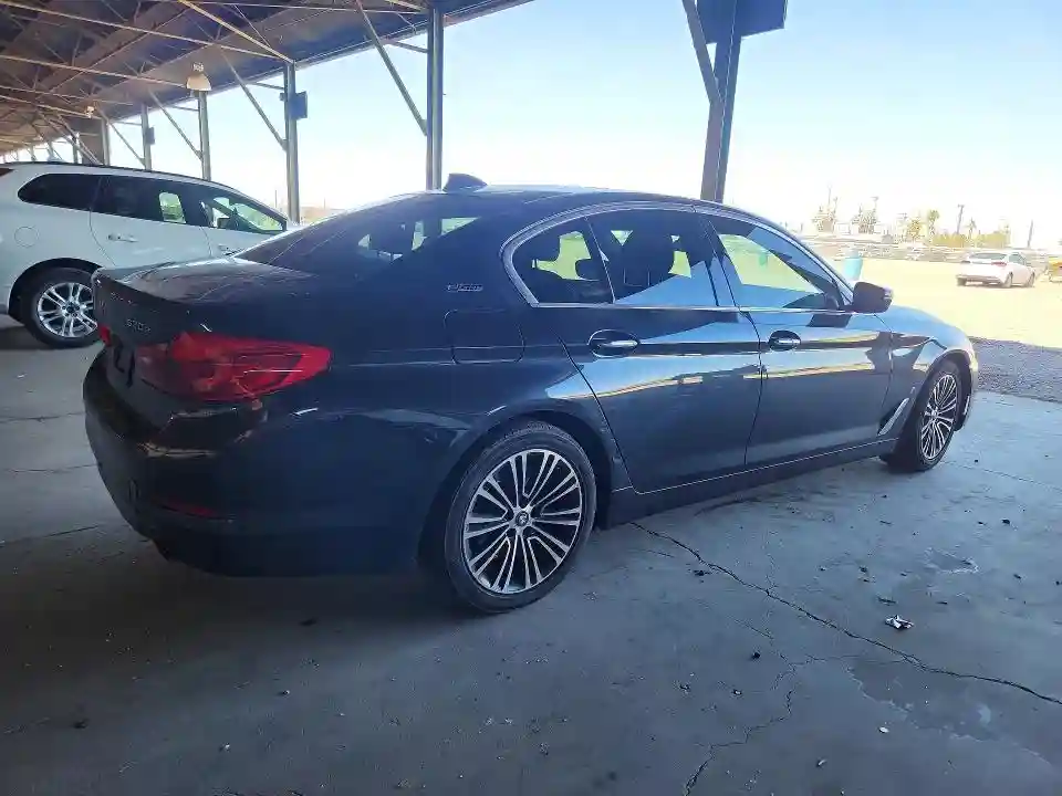 WBAJA9C52JB252784 2018 BMW 5 SERIES-2