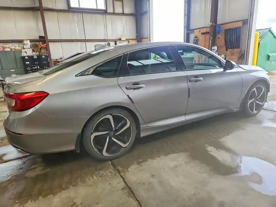 1HGCV1F34JA809648 2018 HONDA ACCORD-2