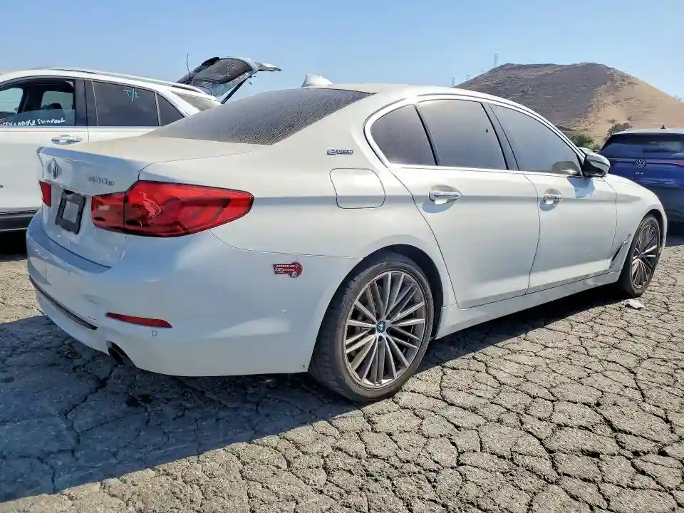 WBAJA9C54JB250471 2018 BMW 5 SERIES-2