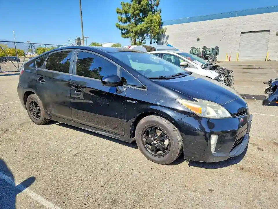 JTDKN3DU7F0454019 2015 TOYOTA PRIUS-3