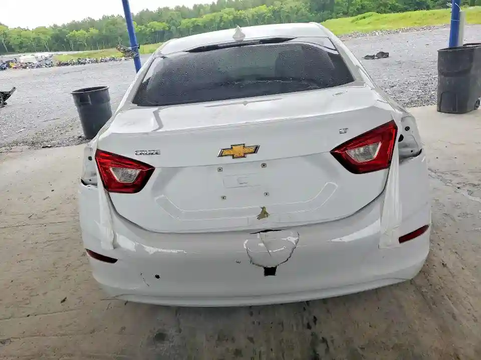 1G1BE5SM0J7240125 2018 CHEVROLET CRUZE-5