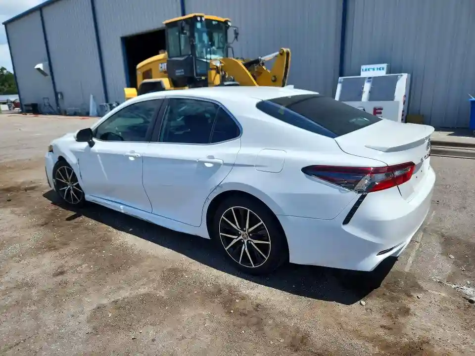 4T1G11AK0MU405979 2021 TOYOTA CAMRY-1