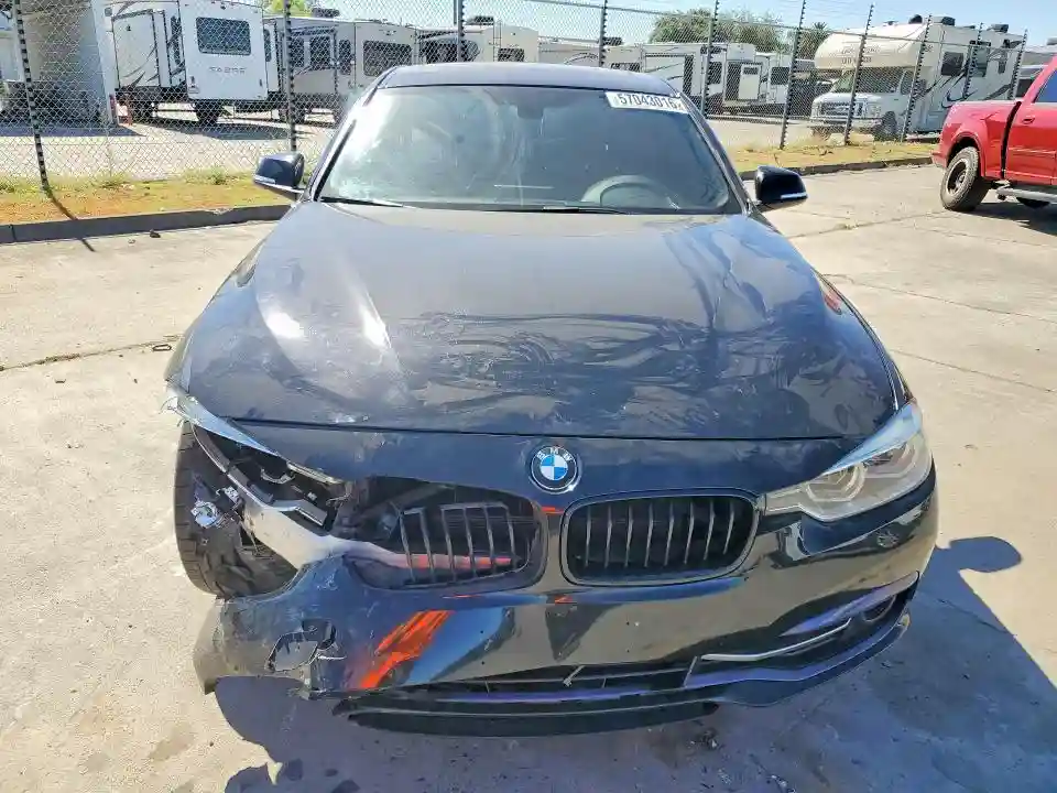 WBA8B9C57JEE81586 2018 BMW 3 SERIES-4