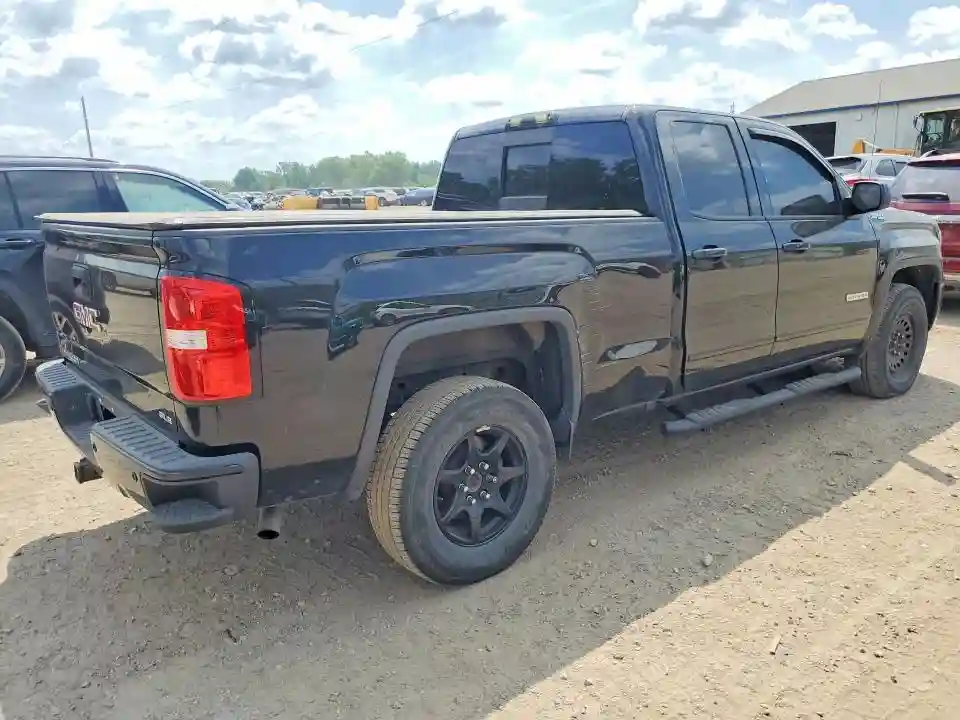 1GTV2MEC1JZ167653 2018 GMC SIERRA-2