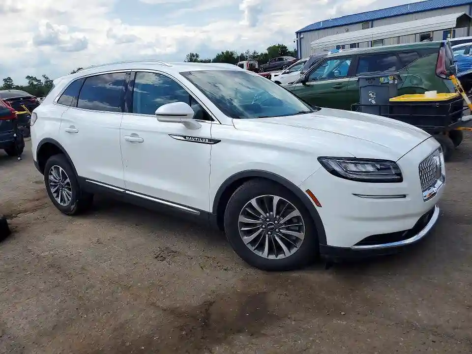 2LMPJ8J99PBL28839 2023 LINCOLN NAUTILUS-3