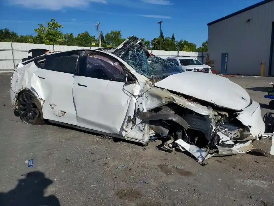 7SAYGDEF2PF863478 2023 TESLA MODEL Y-3