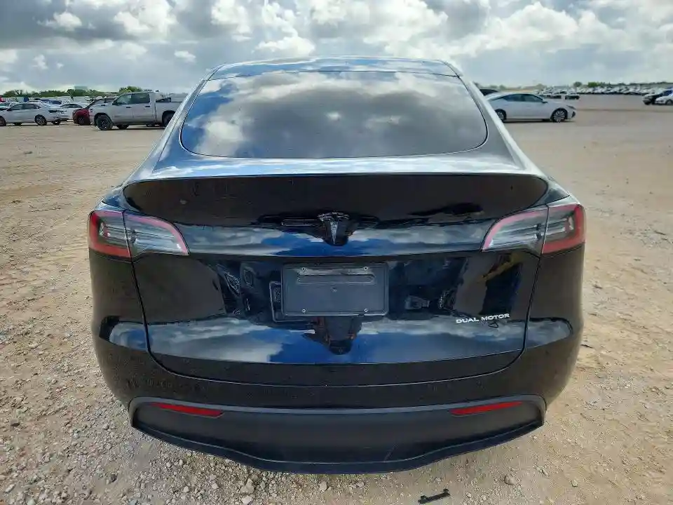 7SAYGAEE9NF337349 2022 TESLA MODEL Y-5
