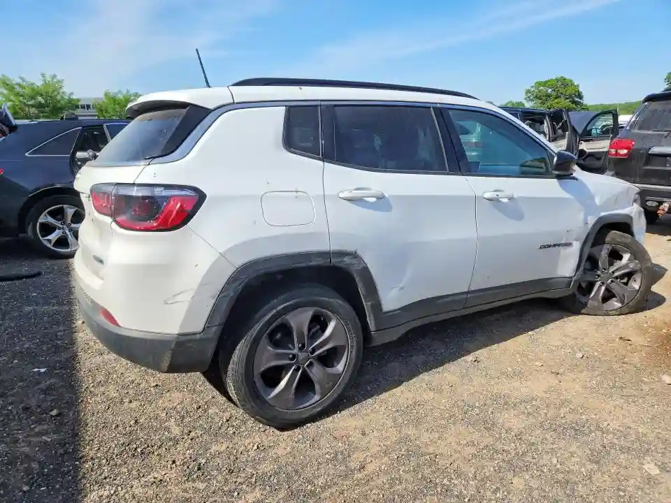 3C4NJDFB8NT125678 2022 JEEP COMPASS-2