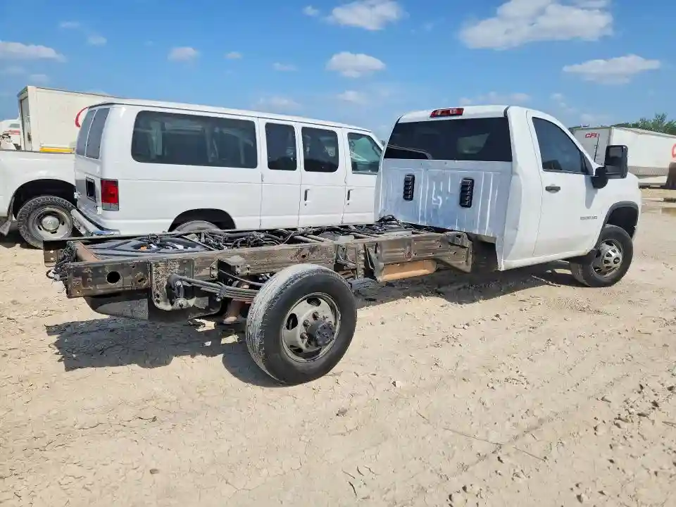 1GB3WRE72NF321942 2022 CHEVROLET SILVERADO-2