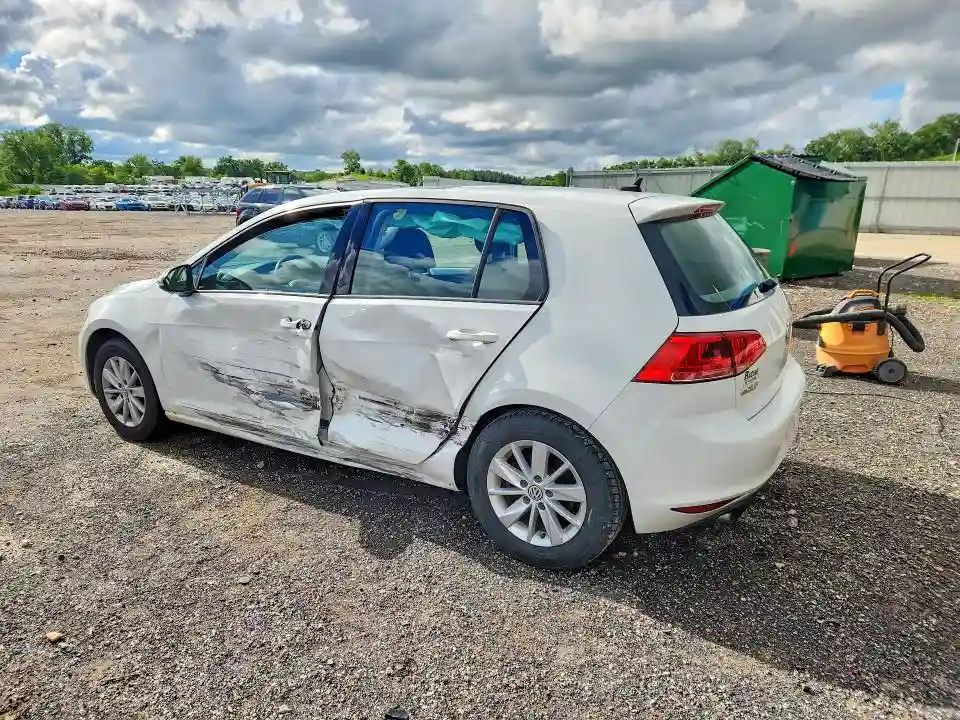 3VW217AU6GM038532 2016 VOLKSWAGEN GOLF-1