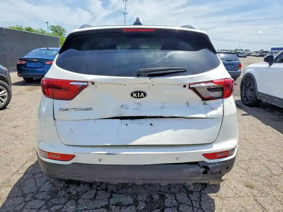 KNDPNCAC7J7399492 2018 KIA SPORTAGE-5