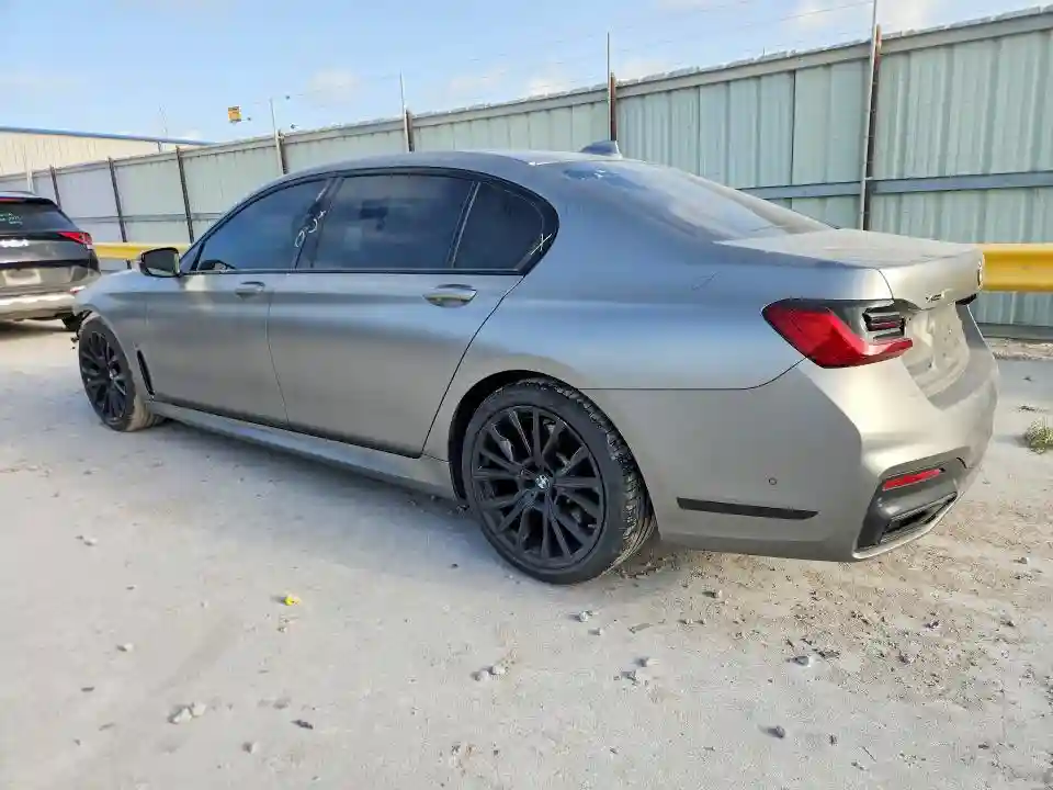 WBA7U2C03NCJ48155 2022 BMW 7 SERIES-1