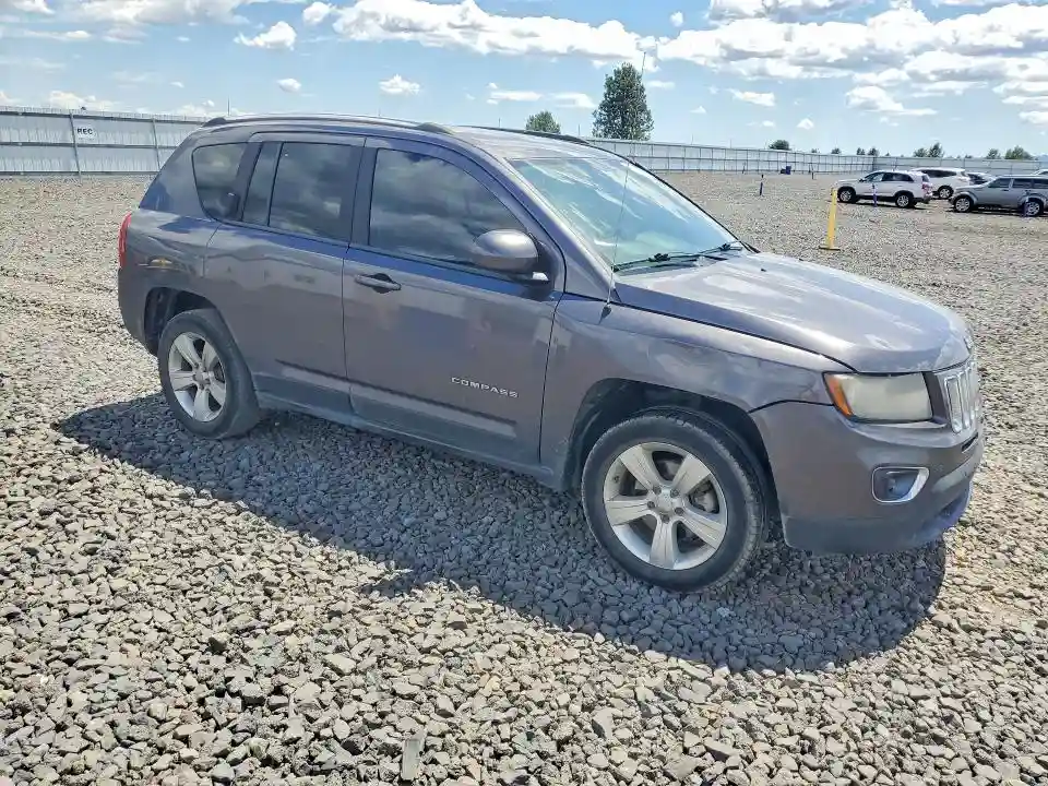 1C4NJCEA6FD185954 2015 JEEP COMPASS-3
