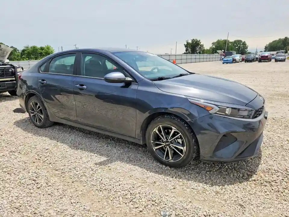 3KPF24AD3RE773126 2024 KIA FORTE-3