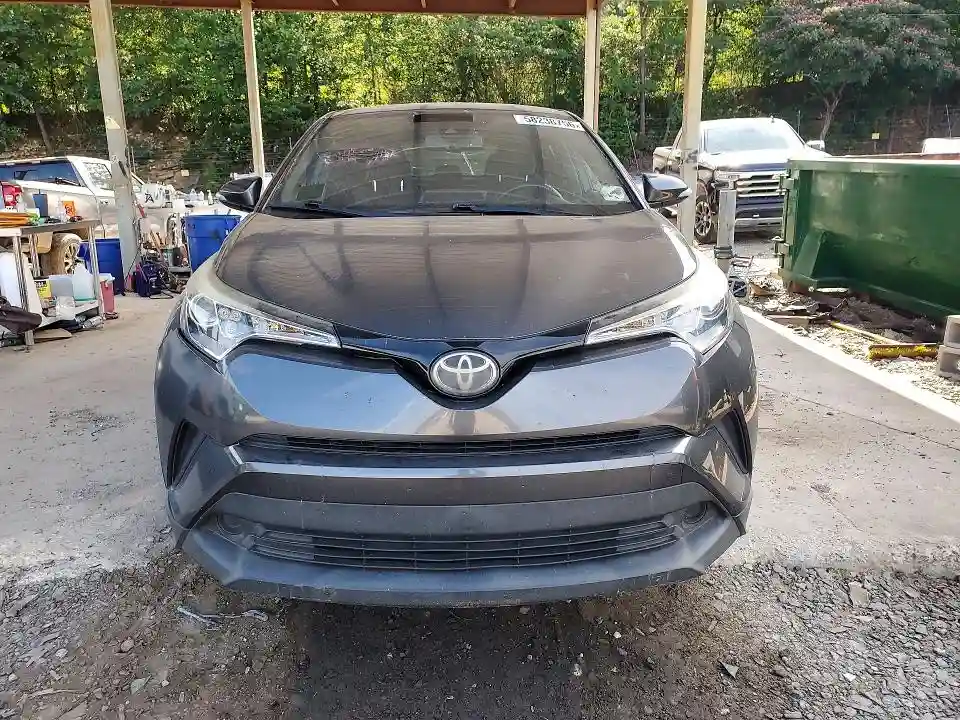 NMTKHMBX9JR042361 2018 TOYOTA C-HR-4