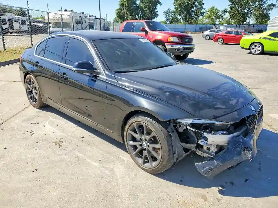 WBA8B9C57JEE81586 2018 BMW 3 SERIES-3