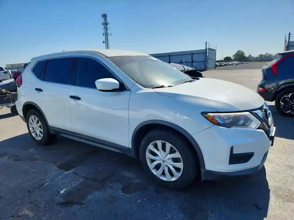 KNMAT2MV4HP523733 2017 NISSAN ROGUE-3