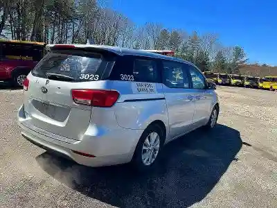 KNDMA5C12J6400723 2018 KIA SEDONA-3
