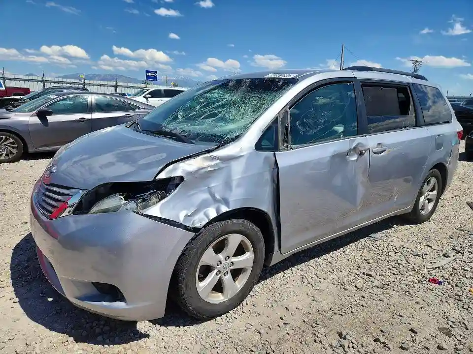 5TDKK3DC6FS558031 2015 TOYOTA SIENNA-0