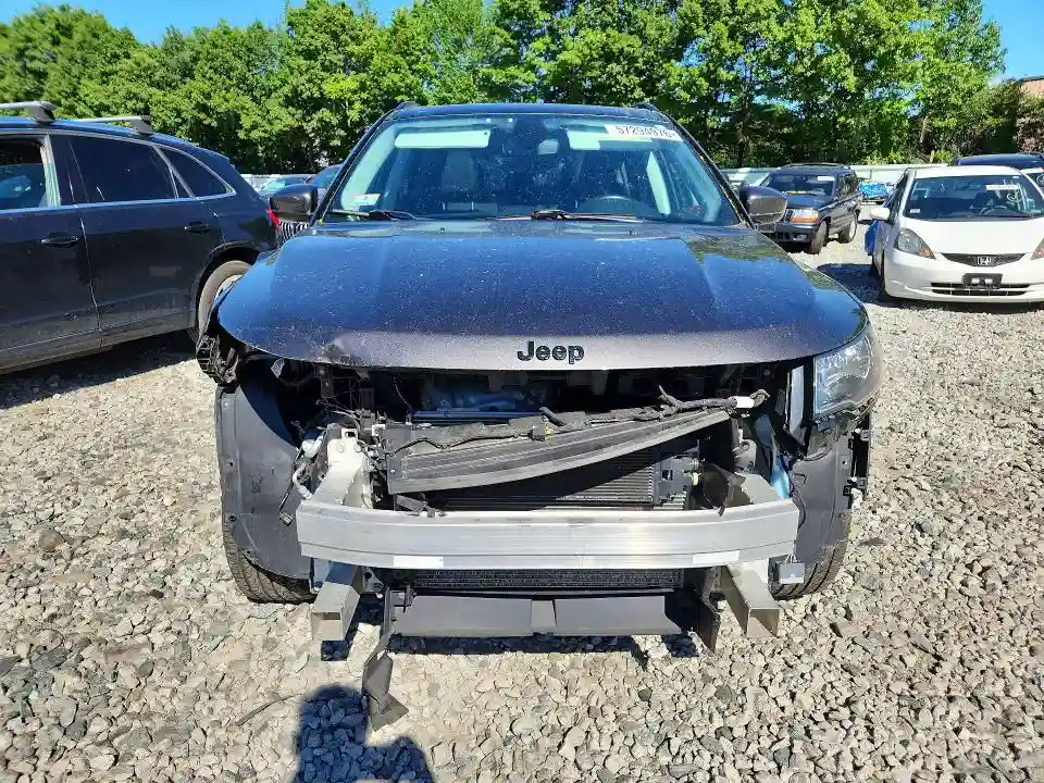 3C4NJDBB6LT120580 2020 JEEP COMPASS-4