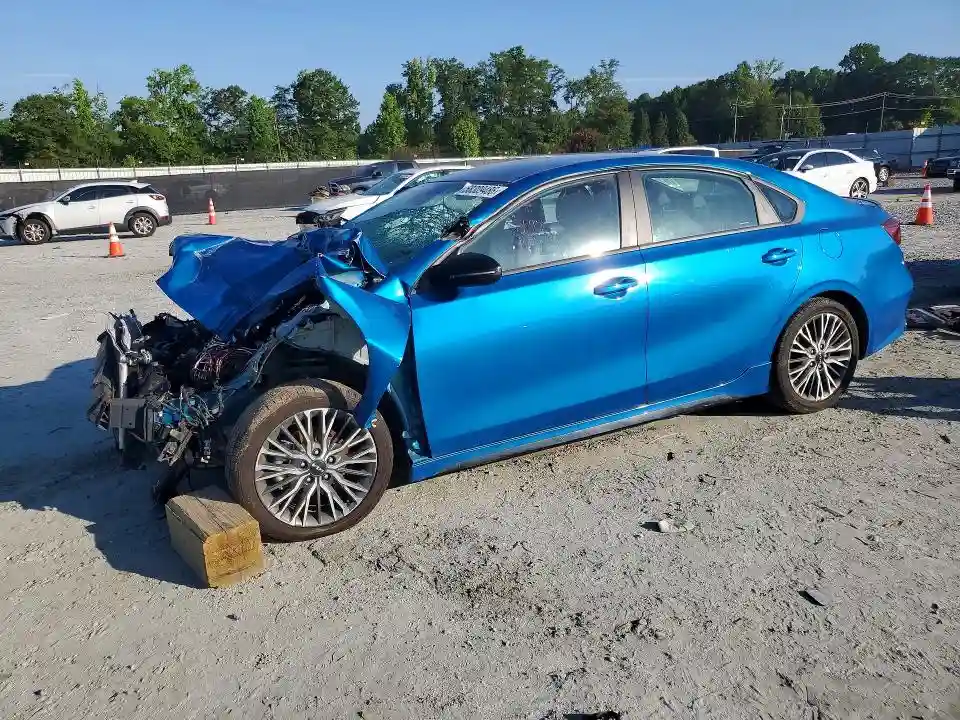 3KPF54AD5PE661576 2023 KIA FORTE-0