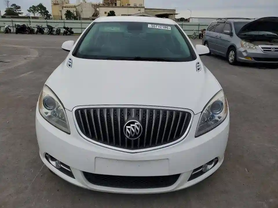 1G4PR5SK7H4117042 2017 BUICK VERANO-4
