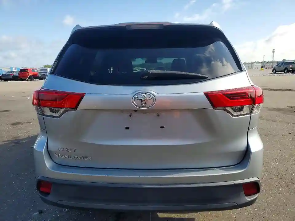 5TDZZRFHXJS243165 2018 TOYOTA HIGHLANDER-5