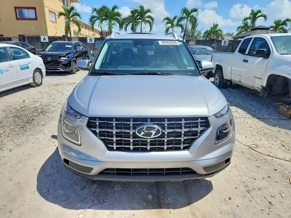 KMHRC8A32SU372047 2025 HYUNDAI VENUE-4