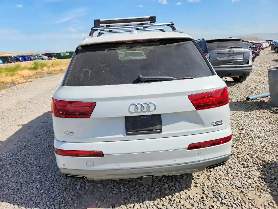 WA1LAAF72HD003999 2017 AUDI Q7-5