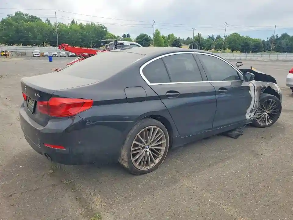 WBAJR3C03LCD71647 2020 BMW 5 SERIES-2