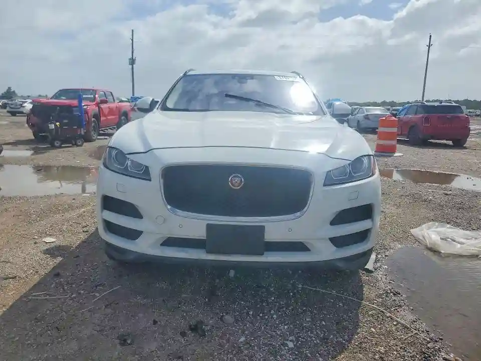 SADCJ2BV1HA074469 2017 JAGUAR F-PACE-4