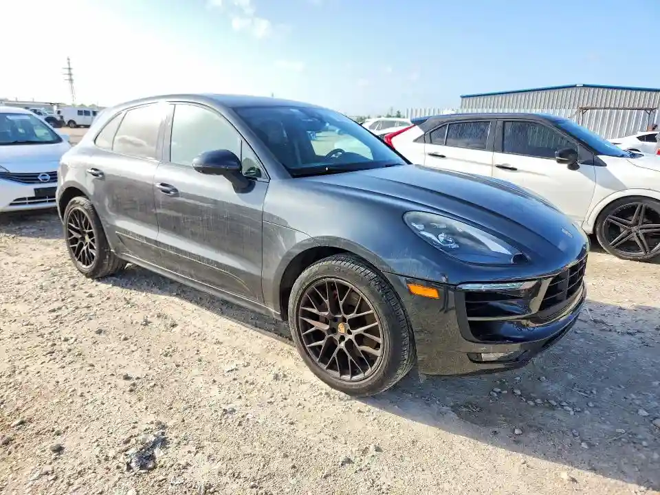 WP1AG2A57JLB60185 2018 PORSCHE MACAN-3