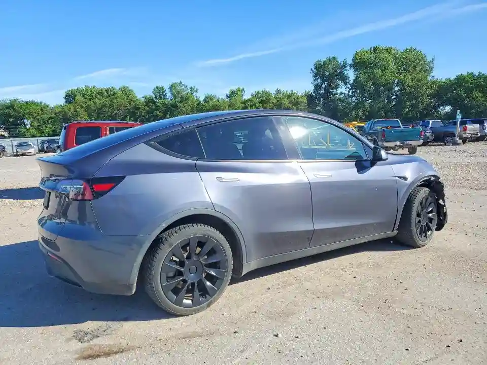 7SAYGDEE9PF877515 2023 TESLA MODEL Y-2